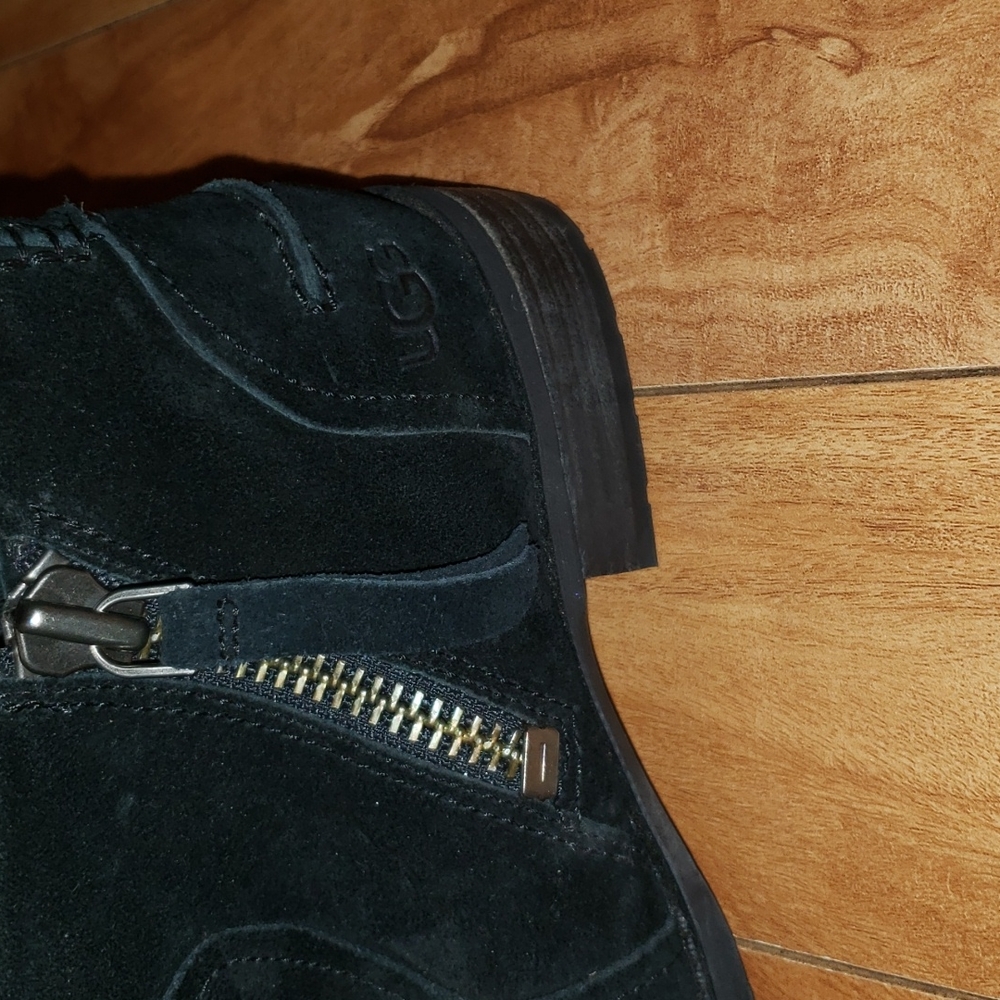 UGG boots - Picture 2 of 7